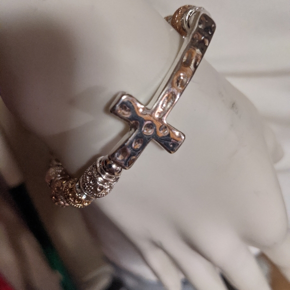 Jewelry - Gold and silver cross stretch bracelet